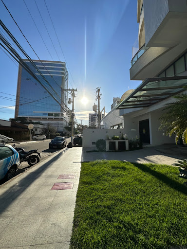 A poços passos da farmácia Pacheco e do Ed. Comercial Lumina 