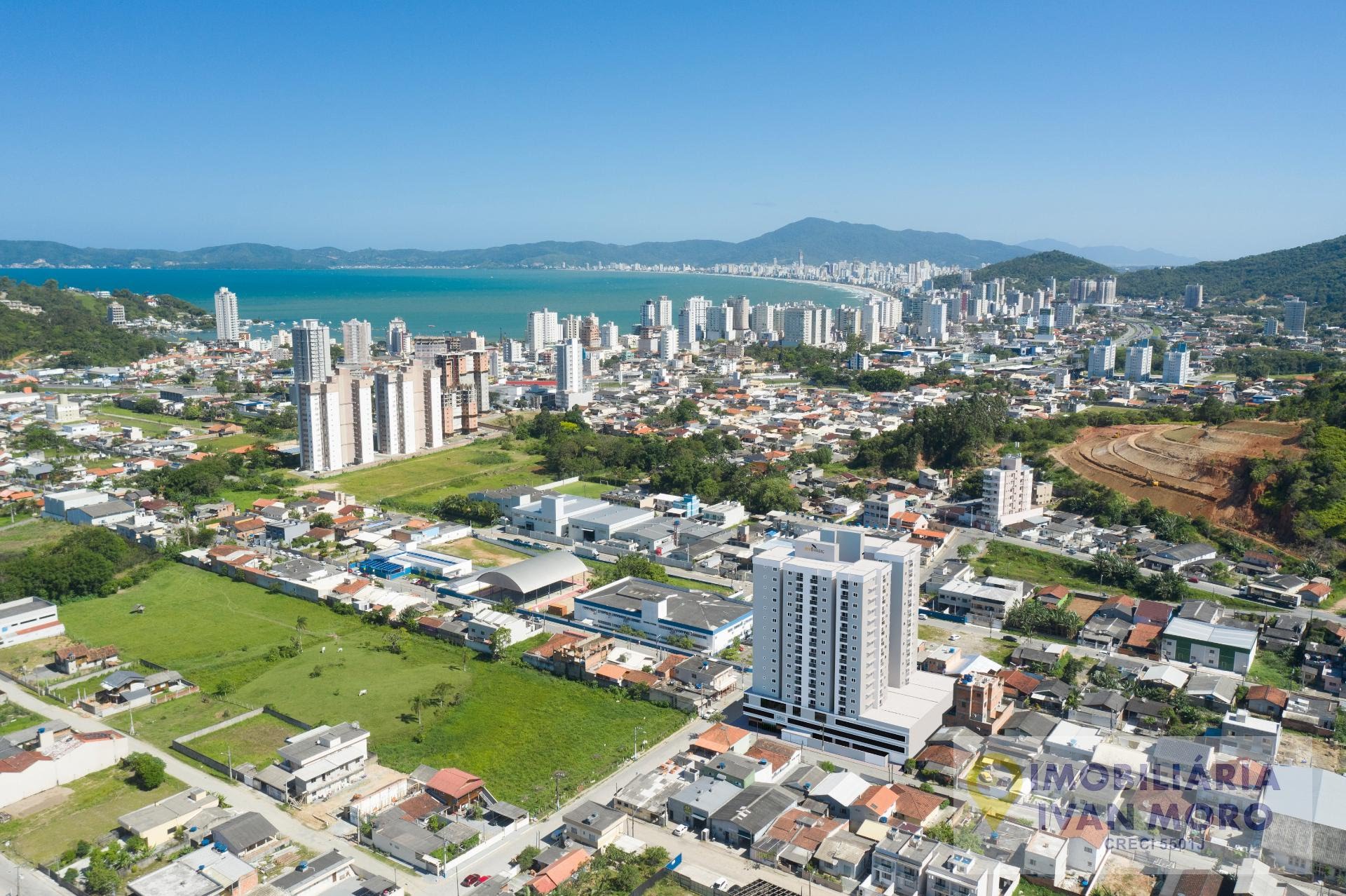 Apartamento à venda com 2 quartos, 1 suíte, 1 vaga e 53m² no Alto São Bento, Itapema (SC) — foto 17 de 18