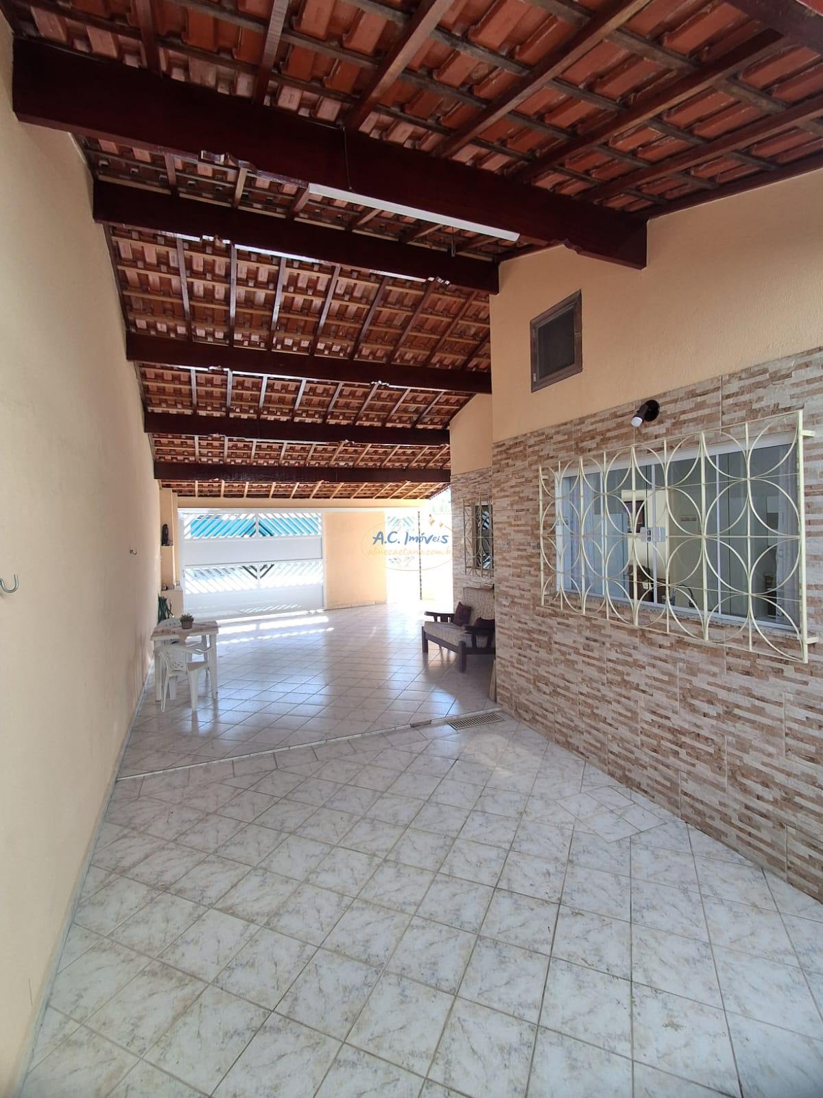 Casa à venda com 2 quartos, 2 banheiros, 3 vagas e 95m² no Canto do Forte, Praia Grande — foto principal