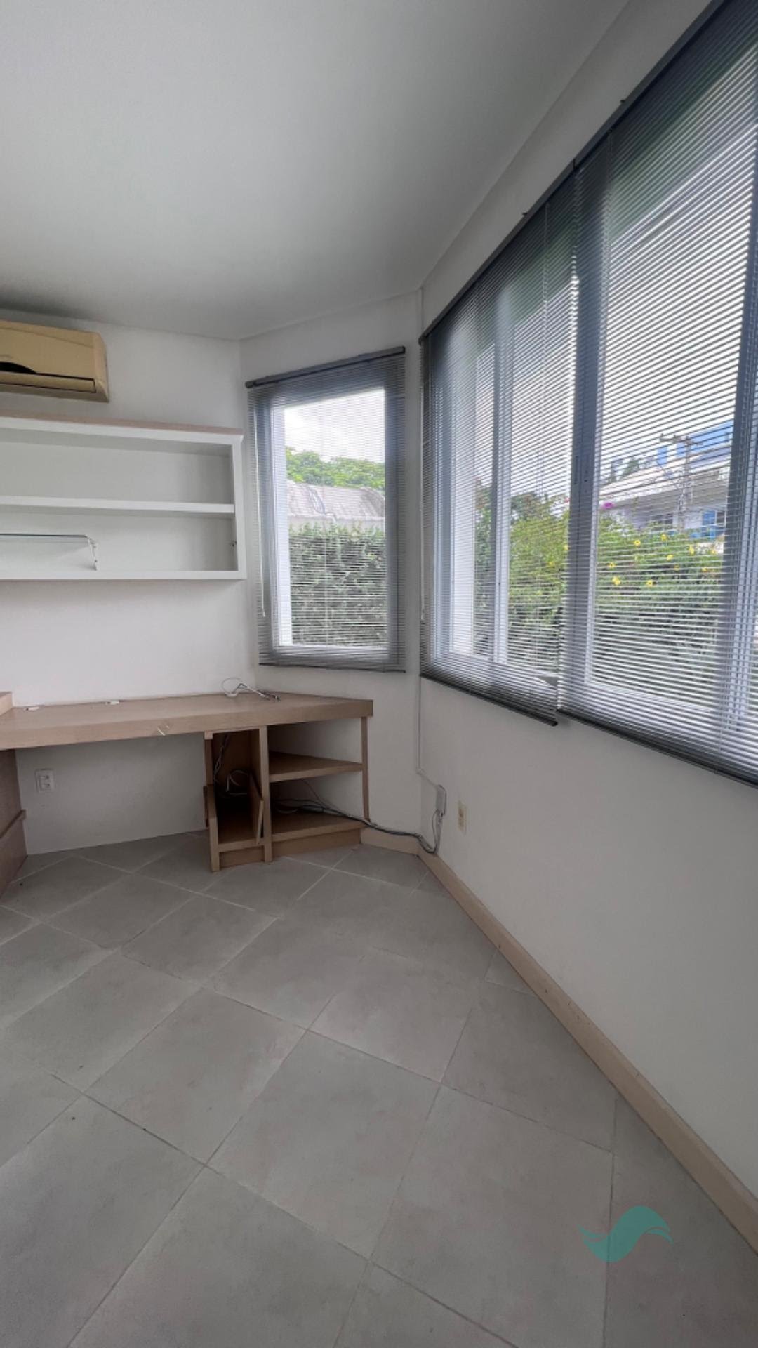 Casa à venda com 4 quartos, 3 suítes, 2 vagas e 286m² no Jurerê, Florianópolis (SC) — foto 17 de 23