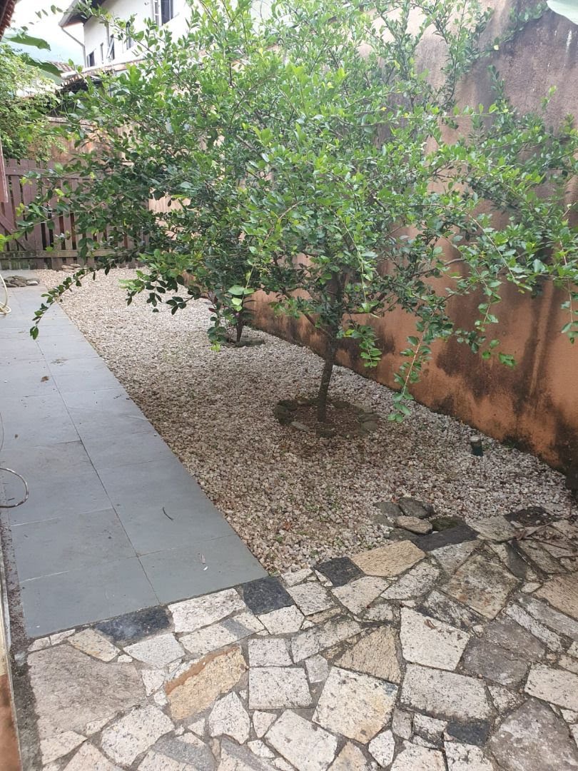 Casa à venda com 3 quartos, 2 banheiros, 3 vagas e 153m² no Jardim Carolina, Ubatuba (SP) — foto 5 de 10