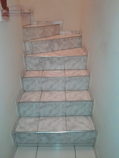 Escadas dos dormitórios
