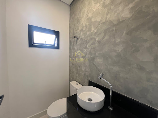 Casa à venda no Condomínio Villagio Wanel – Sorocaba/SP 174m² de área construída, 03 dormitórios, sendo 3 suítes, 01 com closet e 04 vagas de garagem.