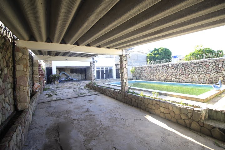 Casa à venda com 4 quartos, 3 suítes, 6 vagas e 322m² no Imbiribeira, Recife (PE) — foto 24 de 30