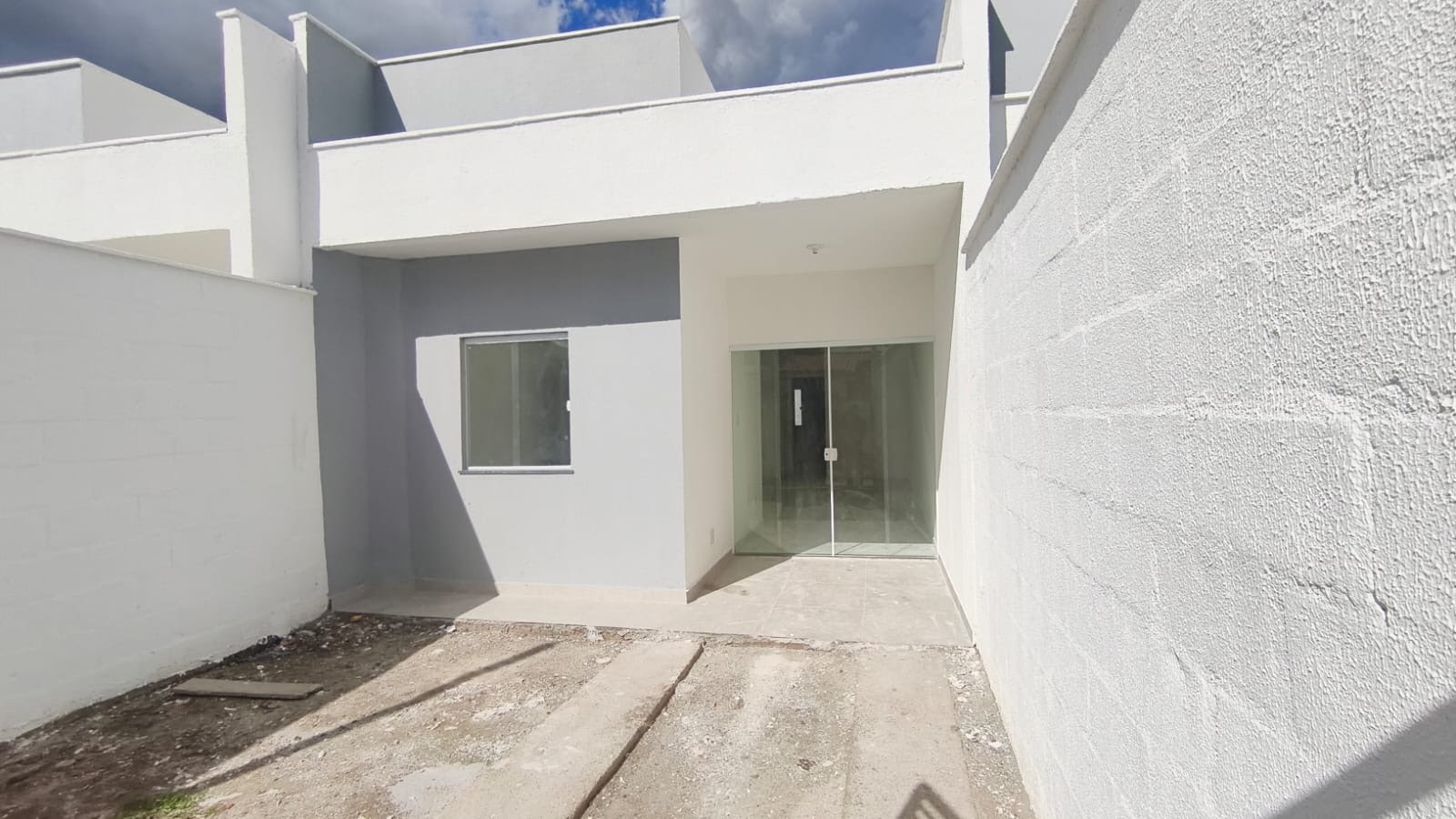 Casa à venda com 2 quartos, 1 suíte, 2 vagas e 125m² no Conceição, Feira de Santana (BA) — foto 2 de 13