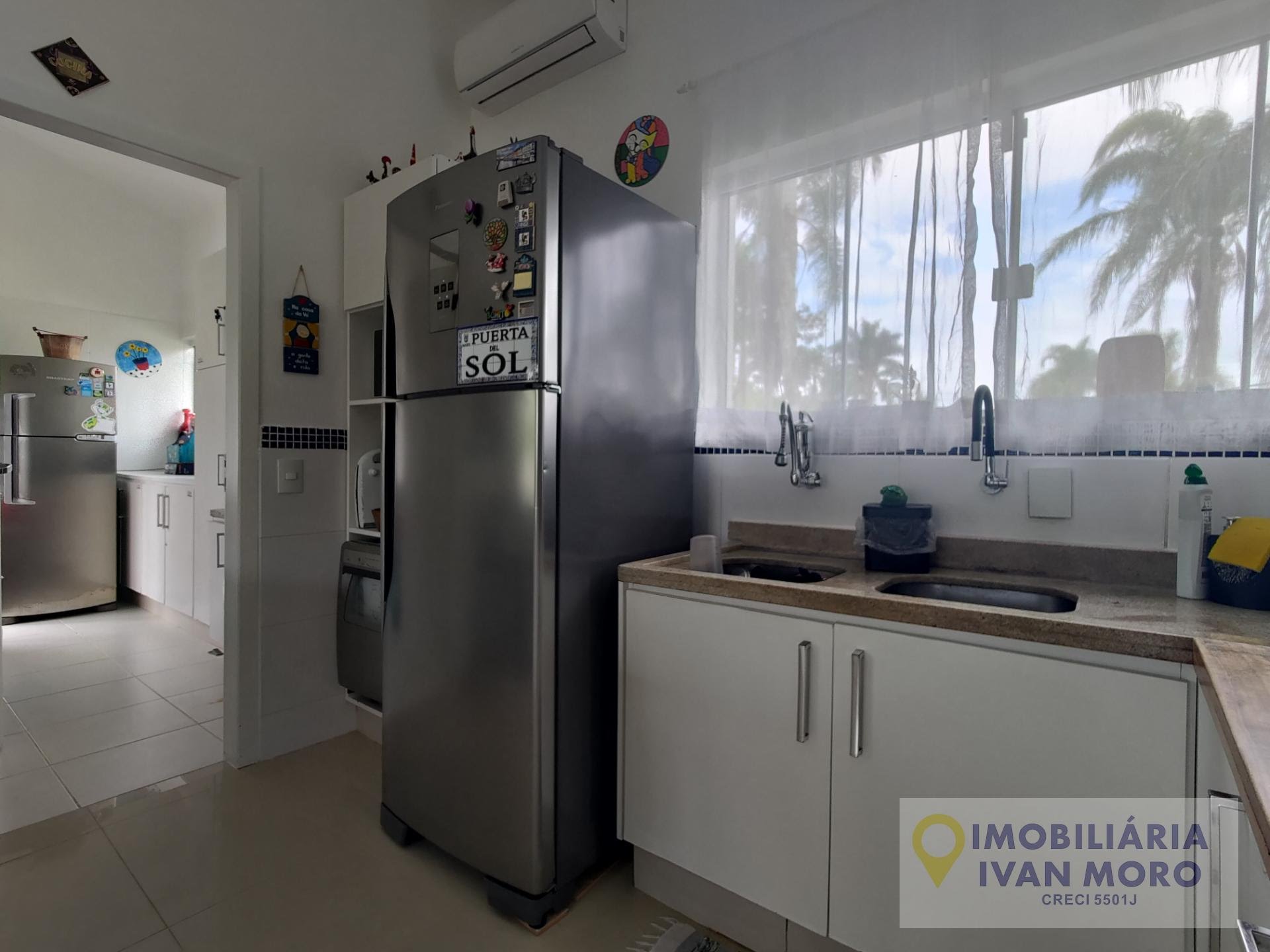 Casa à venda com 4 quartos, 3 suítes, 2 vagas e 230m² no Daniela, Florianópolis (SC) — foto 19 de 30