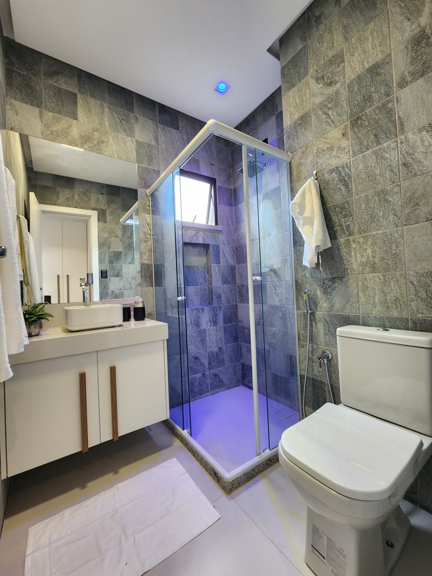 Casa à venda com 3 quartos, 3 suítes, 2 vagas e 184m² no Sim, Feira de Santana (BA) — foto 9 de 13
