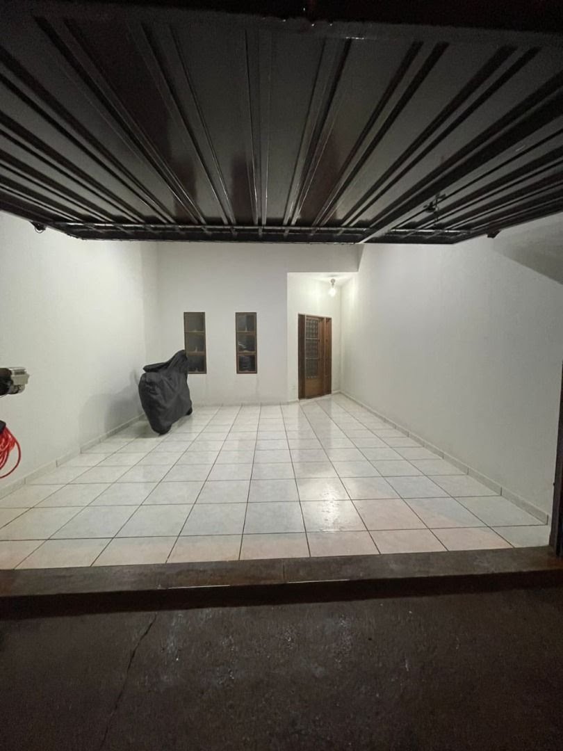 Casa à venda com 3 quartos, 1 suíte, 2 vagas e 121m² no Jardim Anhangüera, Ribeirão Preto (SP) — foto 2 de 20