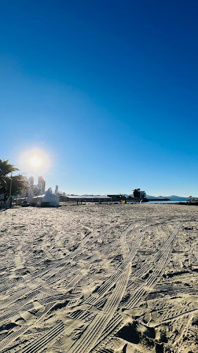 Locação de Temporada - Casa Beira mar para alugar com 4 quartos - Perequê - Porto Belo/SC