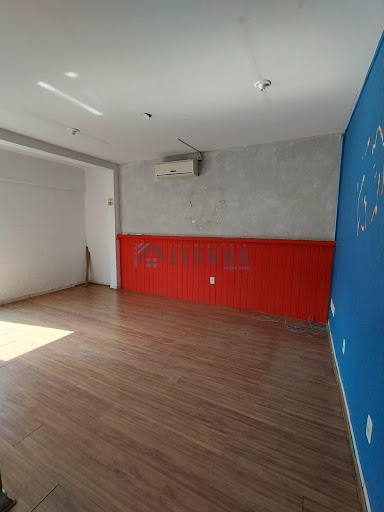 Casa com Sala Comercial em Forquilhinhas  -  São José