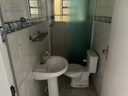 Banheiro social na parte térrea