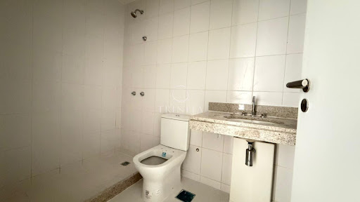 banheiro-trinitaimobiliaria-elos-ilhapura