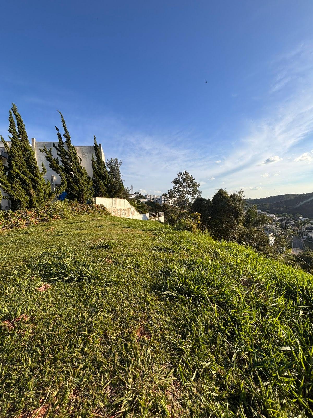 Terreno à venda com 1000m² de terreno no Arujá Hills III, Arujá — foto principal