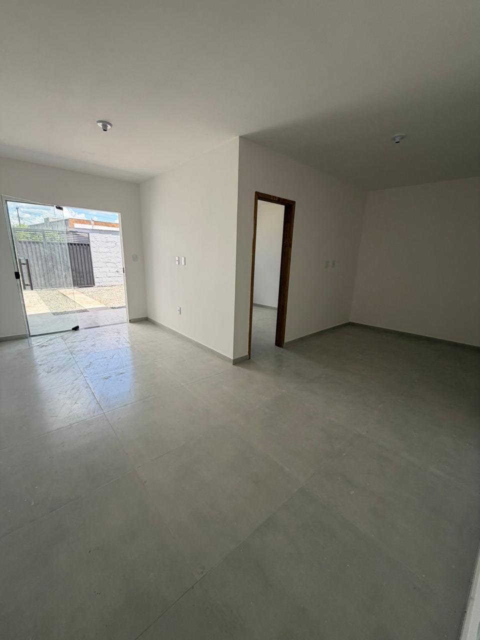 Casa à venda com 3 quartos, 1 suíte, 2 vagas e 200m² no Conceição, Feira de Santana (BA) — foto 2 de 10