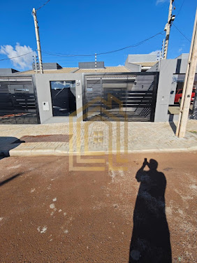 Casa em Floresta, Cascavel: 2 Dormitórios e 1 Suíte