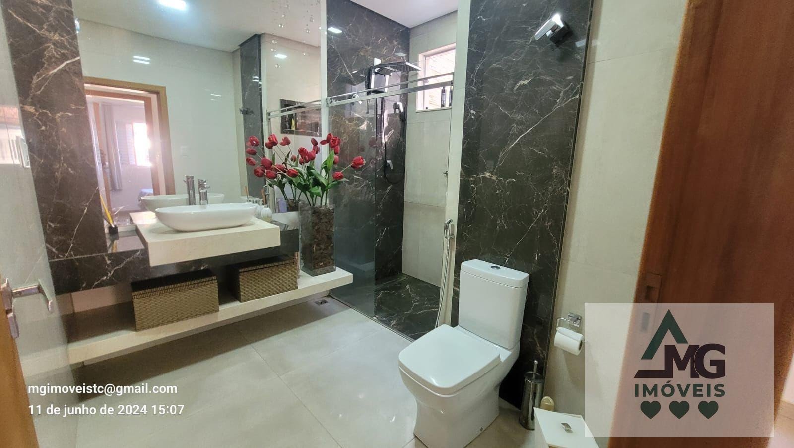 Casa à venda com 4 quartos, 1 suíte, 2 vagas e 230m² no Cotia, Três Corações (MG) — foto 9 de 17
