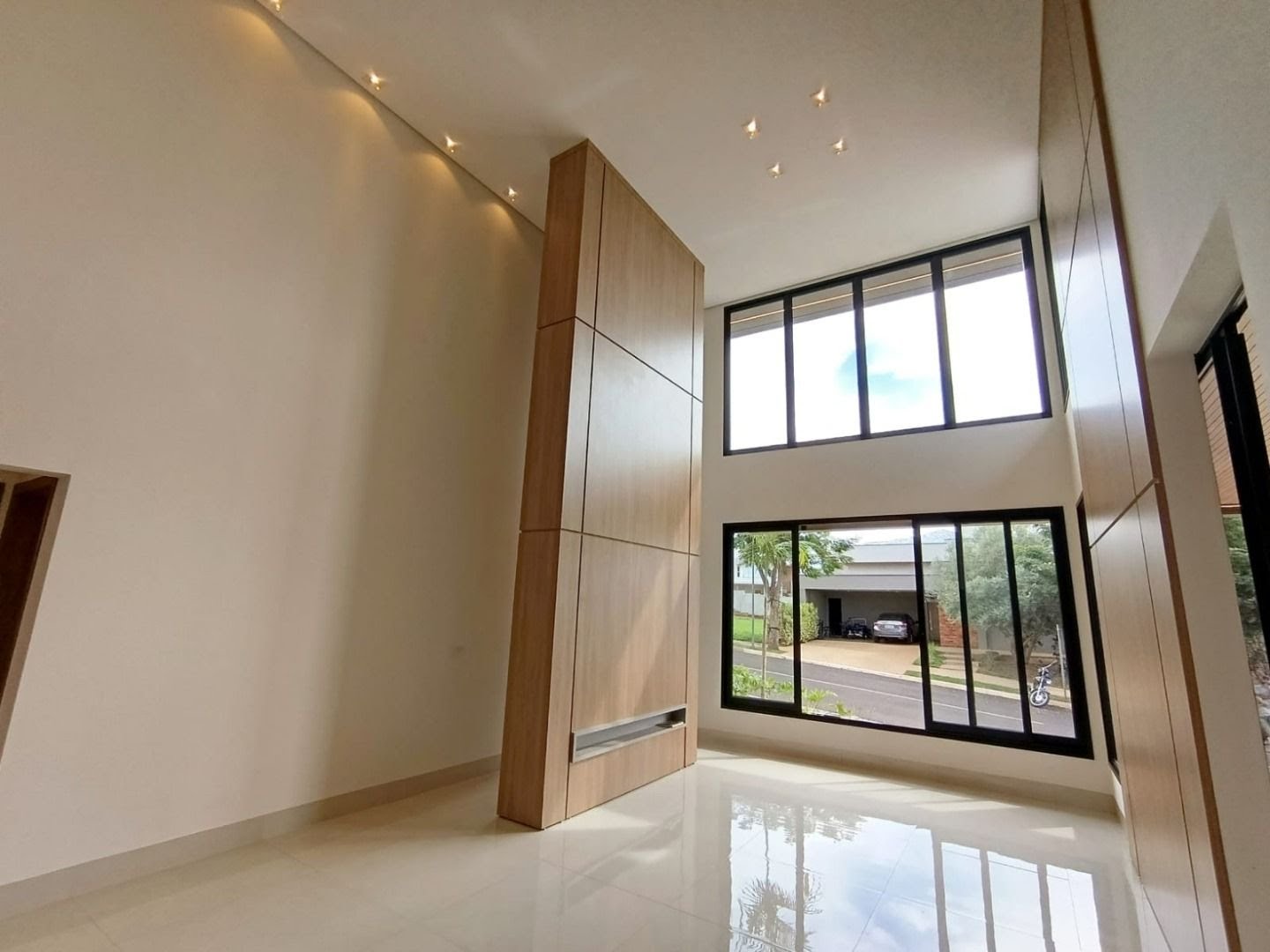 Casa à venda com 3 quartos, 3 suítes, 4 vagas e 249m² no Loteamento Terras de Siena, Ribeirão Preto (SP) — foto 2 de 30