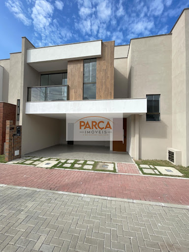 Casa à Venda em Morada de Laranjeiras - 3 Suítes, 153m²