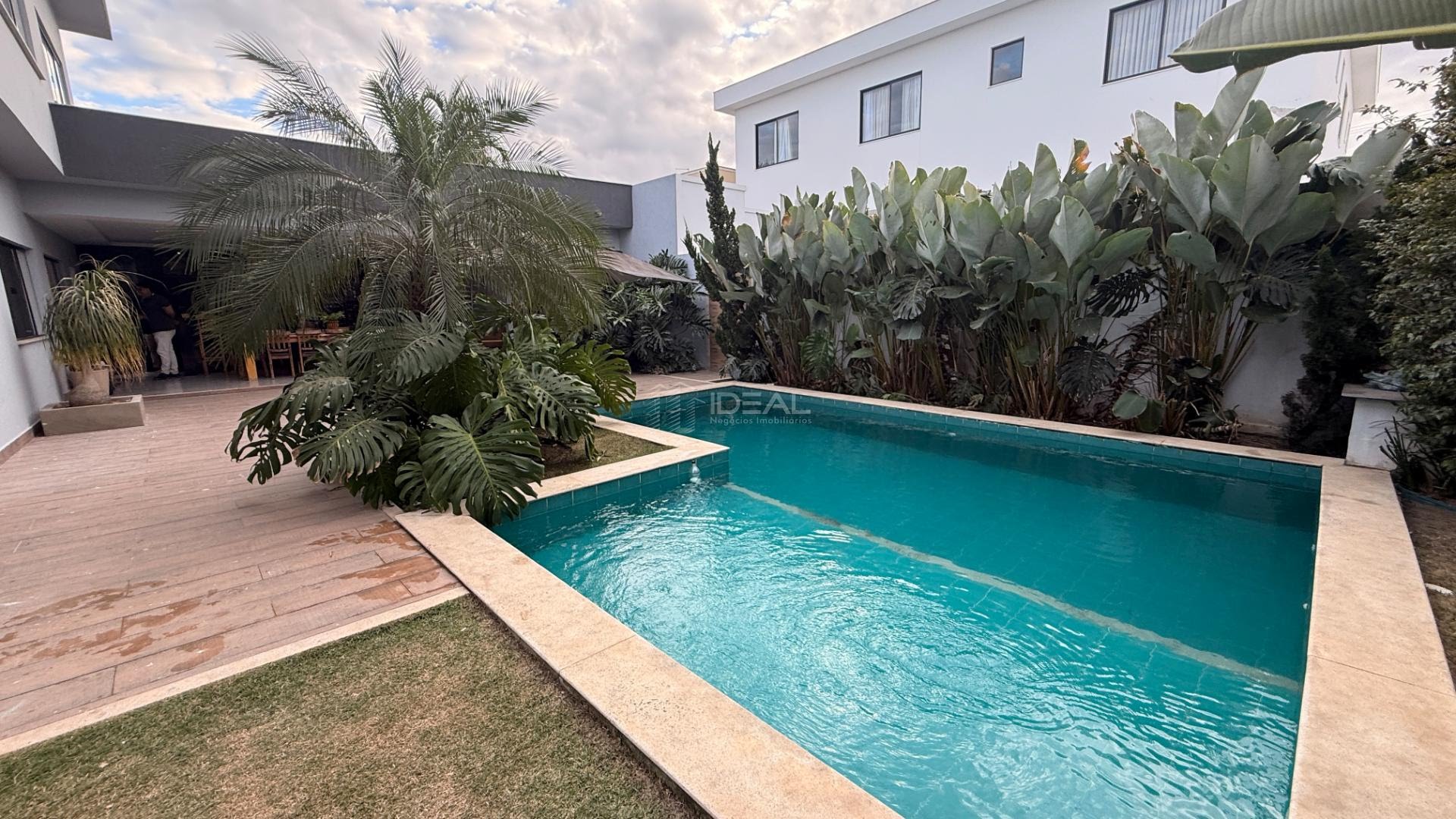 Casa à venda com 5 quartos, 5 suítes, 4 vagas e 400m² no Parque Rodoviario, Campos dos Goytacazes (RJ) — foto 15 de 30