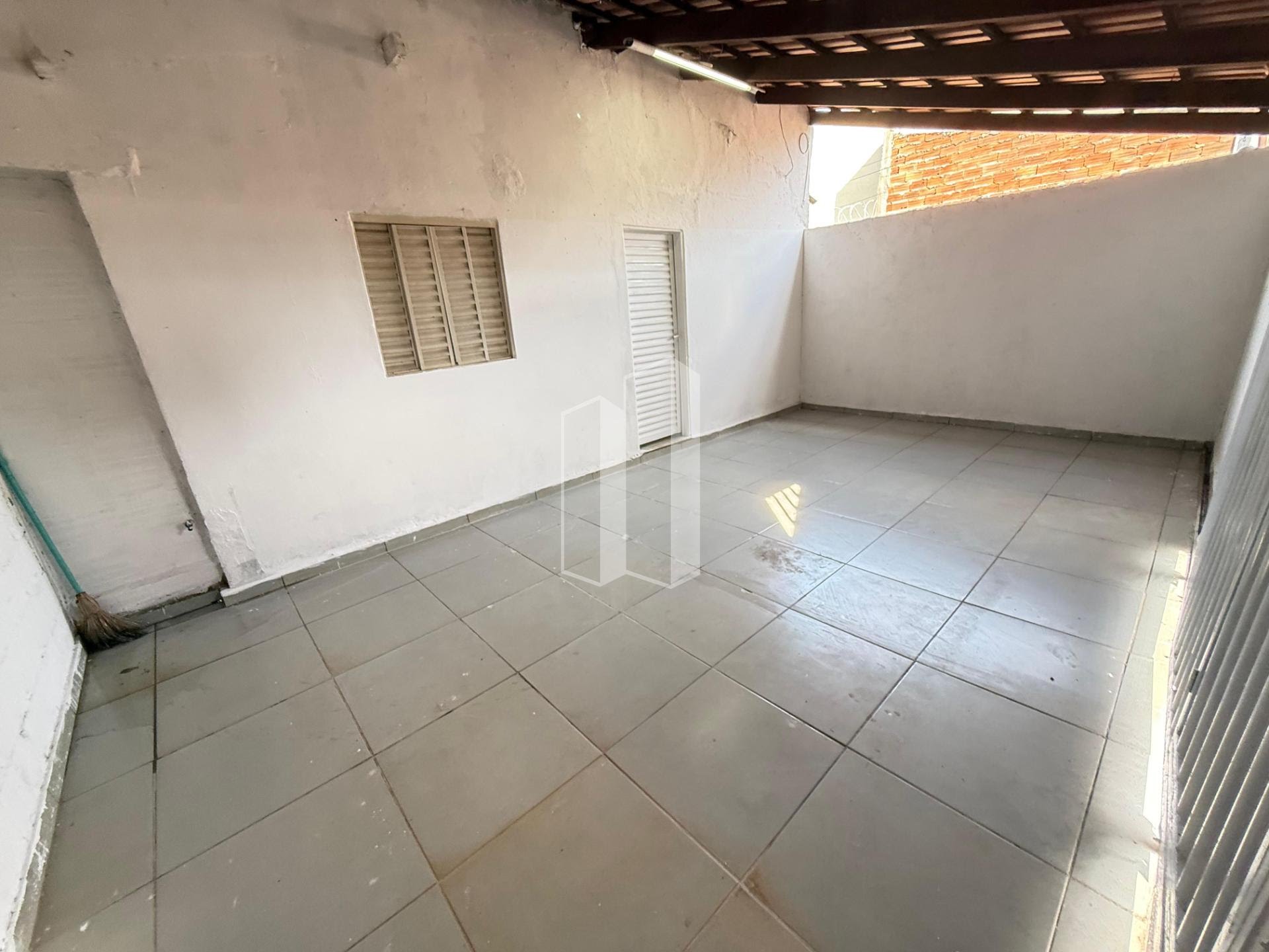 Casa para alugar com 3 quartos, 1 banheiro, 2 vagas e 80m² no Parque Oeste Industrial, Goiânia (GO) — foto 3 de 12