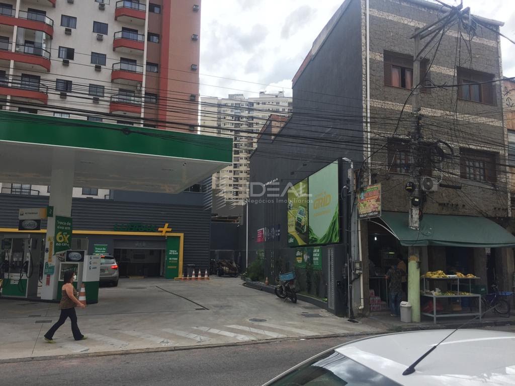 Prédio a venda para fins comerciais e residenciais