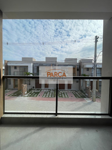Casa à Venda em Morada de Laranjeiras - 3 Suítes, 153m²