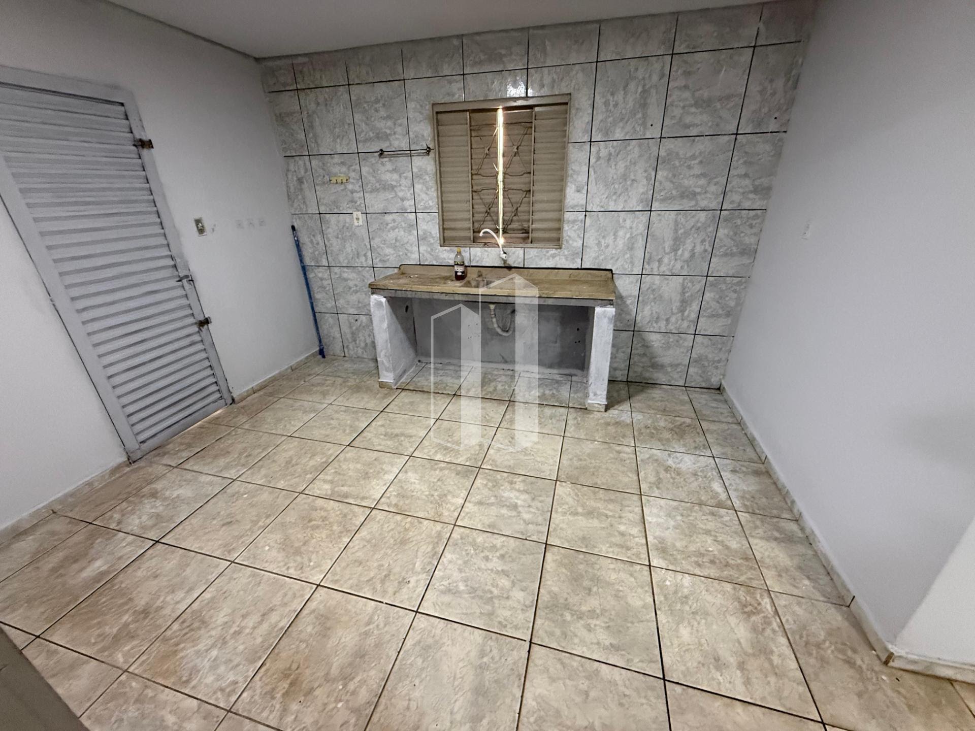 Casa para alugar com 3 quartos, 1 banheiro, 2 vagas e 80m² no Parque Oeste Industrial, Goiânia (GO) — foto 5 de 12