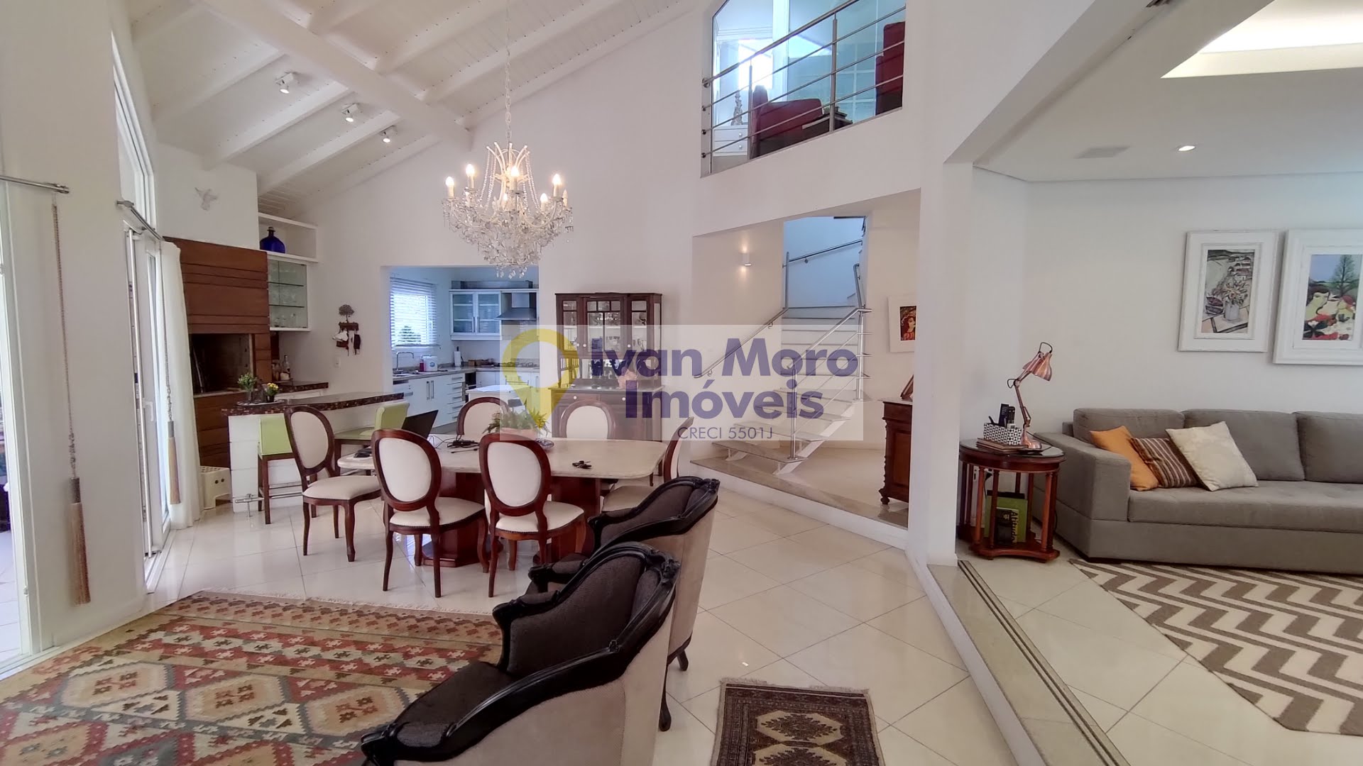 Casa à venda com 5 quartos, 5 suítes, 4 vagas e 276m² no Daniela, Florianópolis (SC) — foto 9 de 30