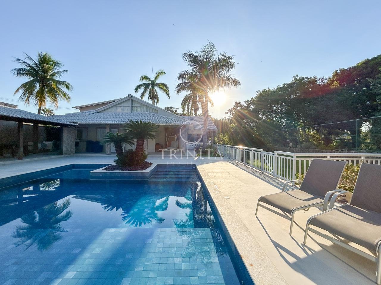 piscina-trinitaimobiliaria-condomíniovilarejo