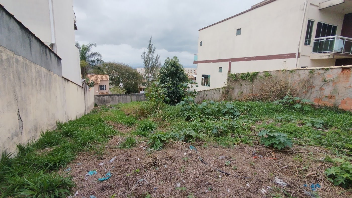 Terreno à venda com 360m² de terreno no Maria Turri, Rio das Ostras — foto principal
