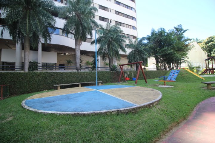 Apartamento à venda com 4 quartos, 2 suítes, 4 vagas e 245m² no Apipucos, Recife (PE) — foto 9 de 30