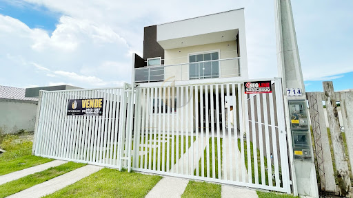 Sobrado à venda em Guaratuba, 3 quartos, 160m²