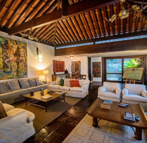 Casa em Ponta Leste  -  Angra dos Reis