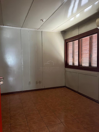 Casa à Venda em Tarumã, Bagé: 3 Quartos, Suíte, R$270 Mil