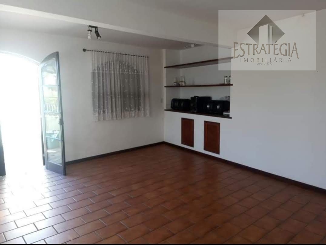 Casa à venda com 5 quartos, 2 suítes, 6 vagas e 440m² no Valparaíso, Petrópolis (RJ) — foto 26 de 30