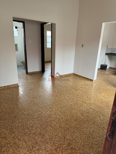 Casa à Venda no Bairro Jardim - 3 Dormitórios, 200m² por R$450.000,00