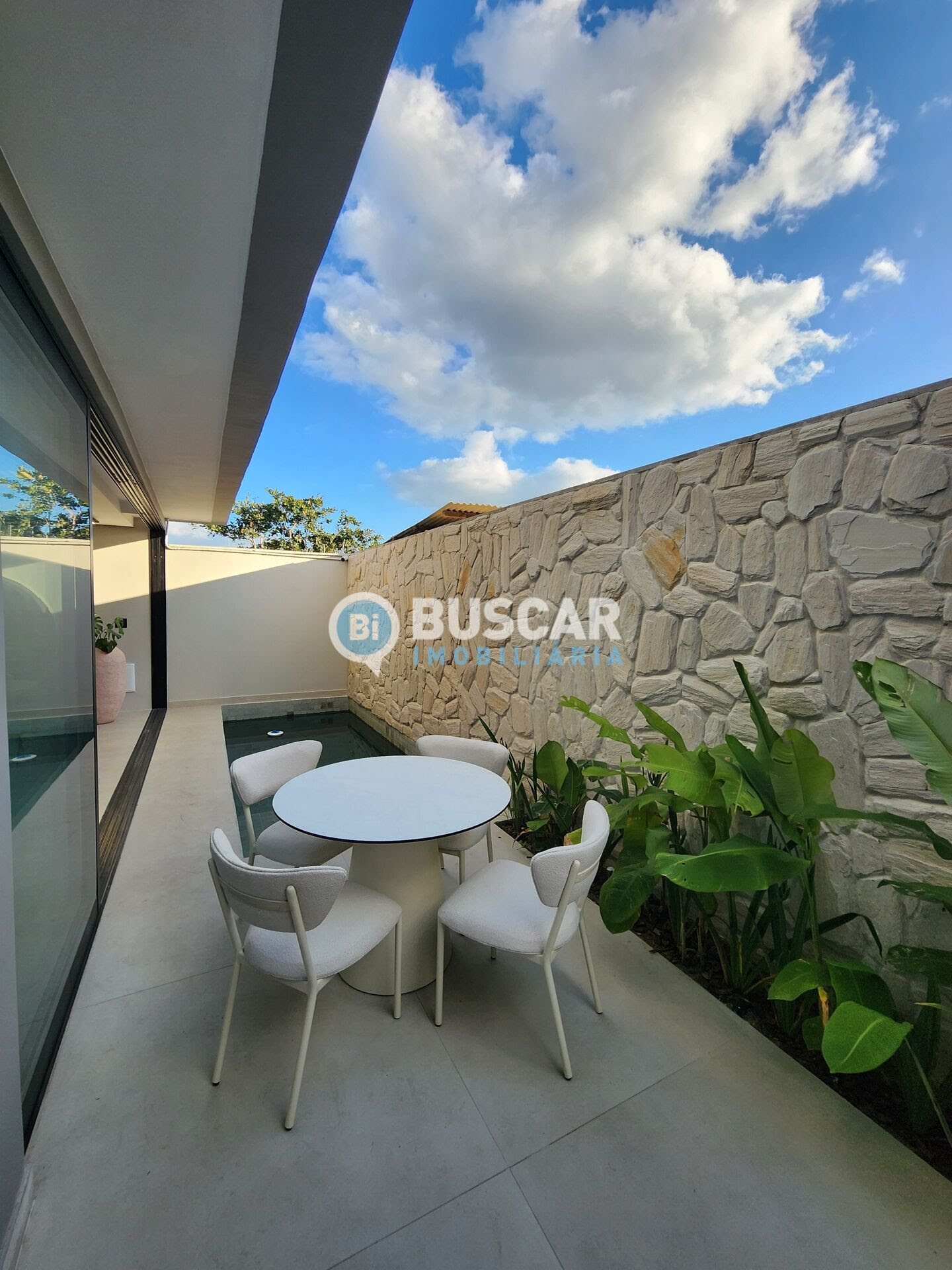 Casa à venda com 4 quartos, 4 suítes, 4 vagas e 220m² no Sim, Feira de Santana (BA) — foto 10 de 20