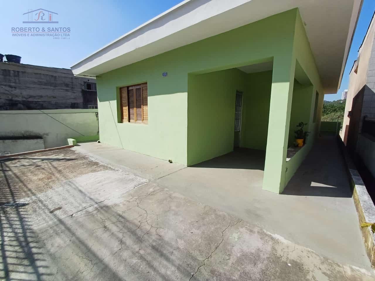 casa de 2 quartos e garagem 