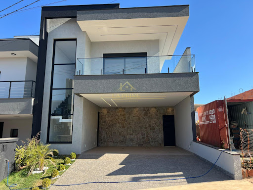 ? Casa à venda no Condomínio Villagio Wanel – Sorocaba/SP 218m² de área construída, 03 dormitórios, sendo 3 suítes, 01 com closet e 04 vagas de garagem.