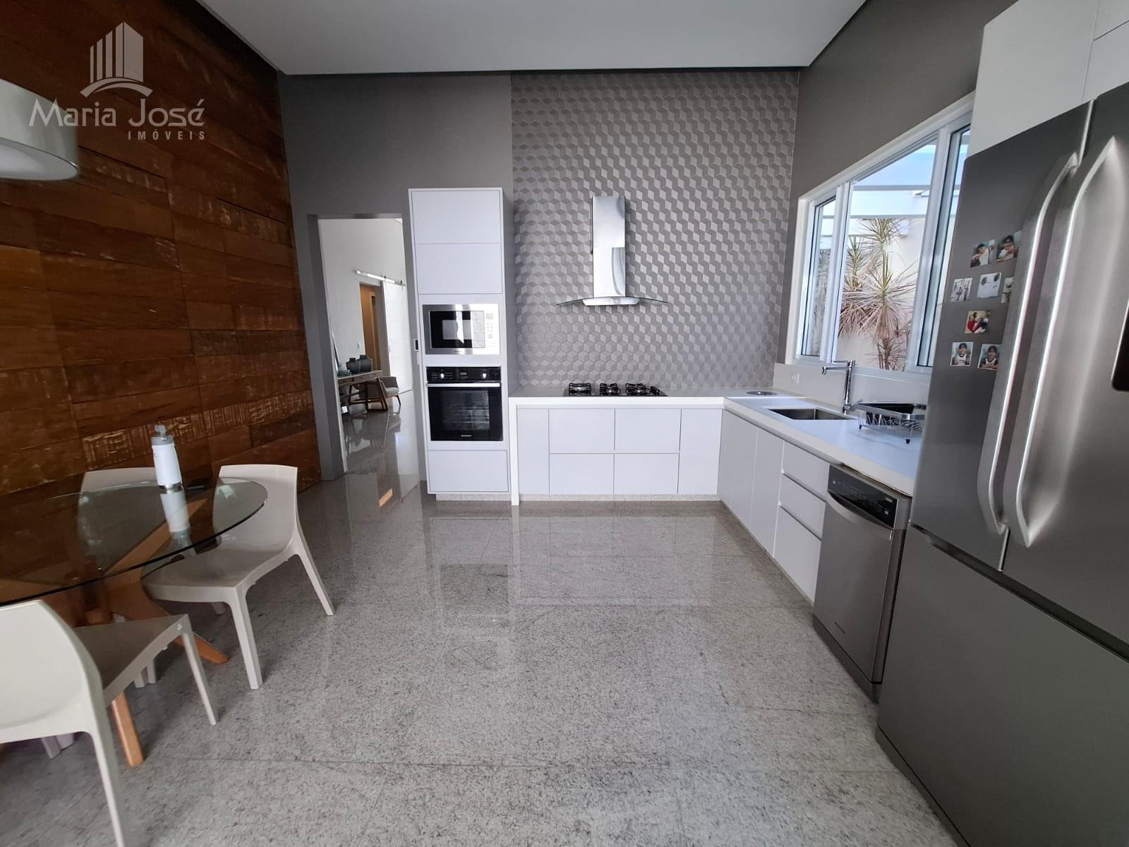 Casa à venda com 4 quartos, 2 suítes, 2 vagas e 400m² no Iporanga, Sete Lagoas (MG) — foto 8 de 30