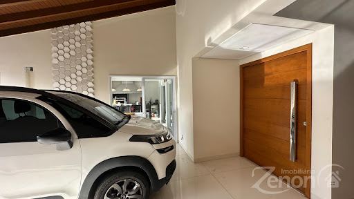 Casa de Luxo à Venda no Centro de Adamantina – 600m², 4 Suítes