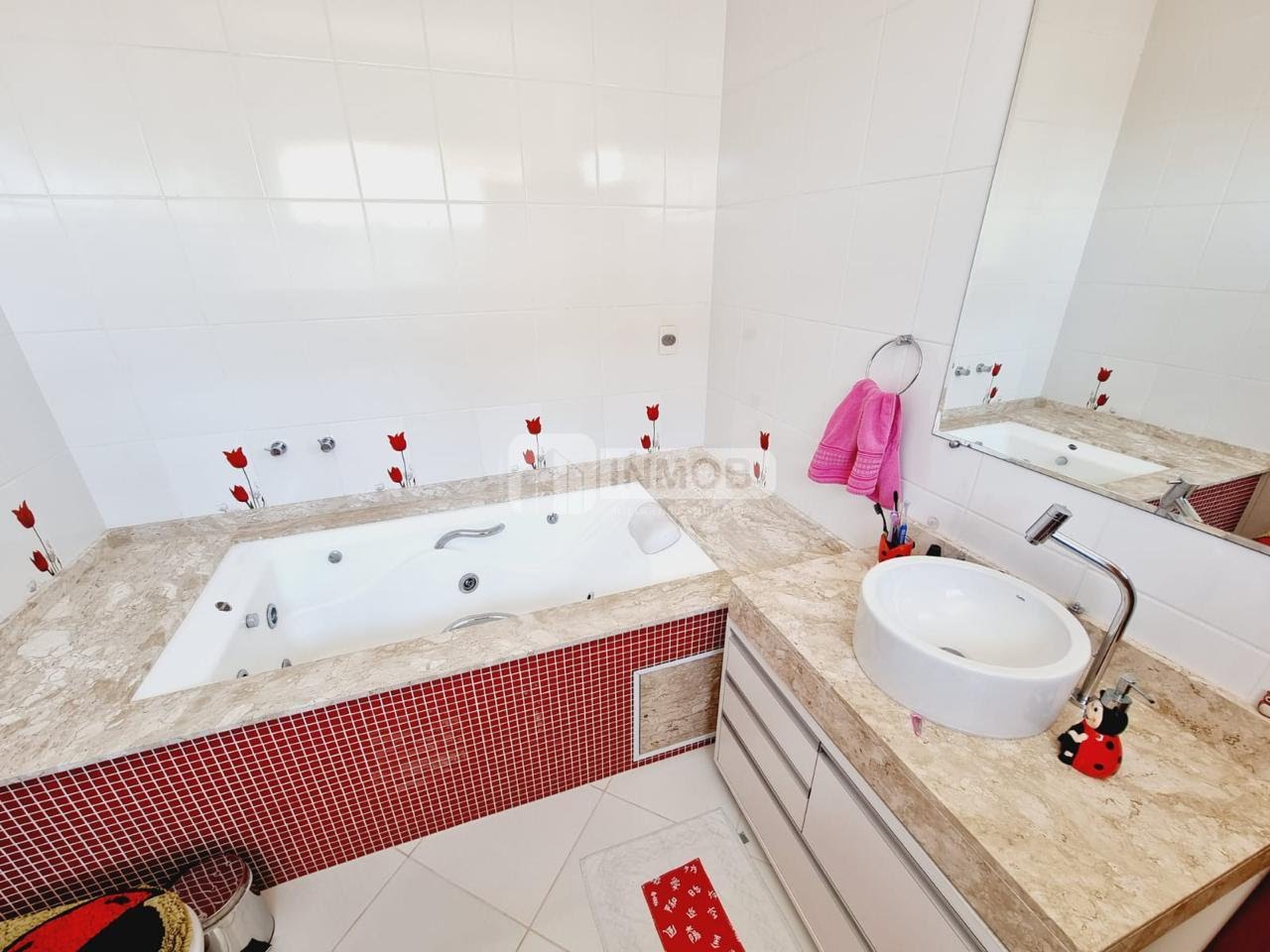 Casa à venda com 4 quartos, 3 suítes, 2 vagas e 270m² no Caminho Novo, Tremembé (SP) — foto 12 de 30