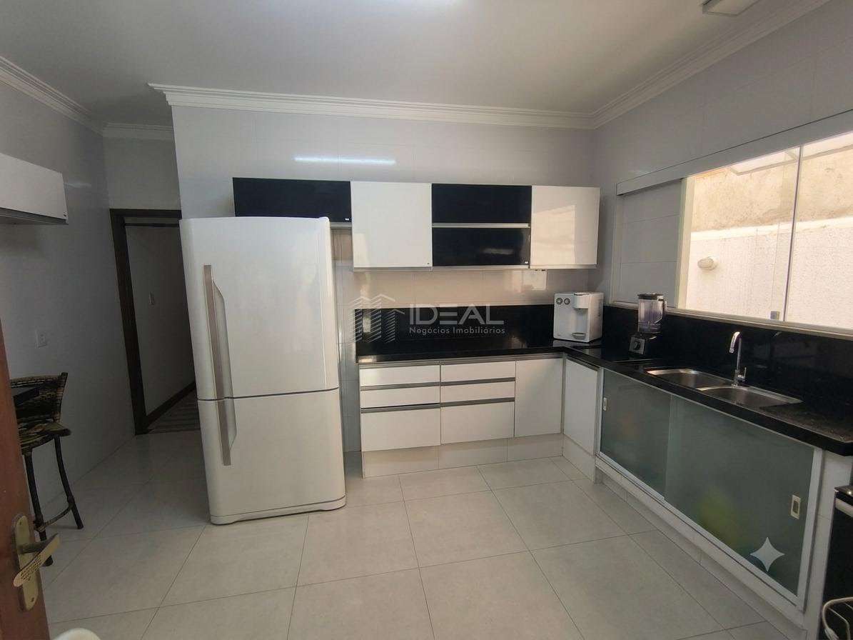 Casa à venda com 3 quartos, 2 suítes, 1 vaga e 195m² no Parque Julião Nogueira, Campos dos Goytacazes (RJ) — foto 23 de 28