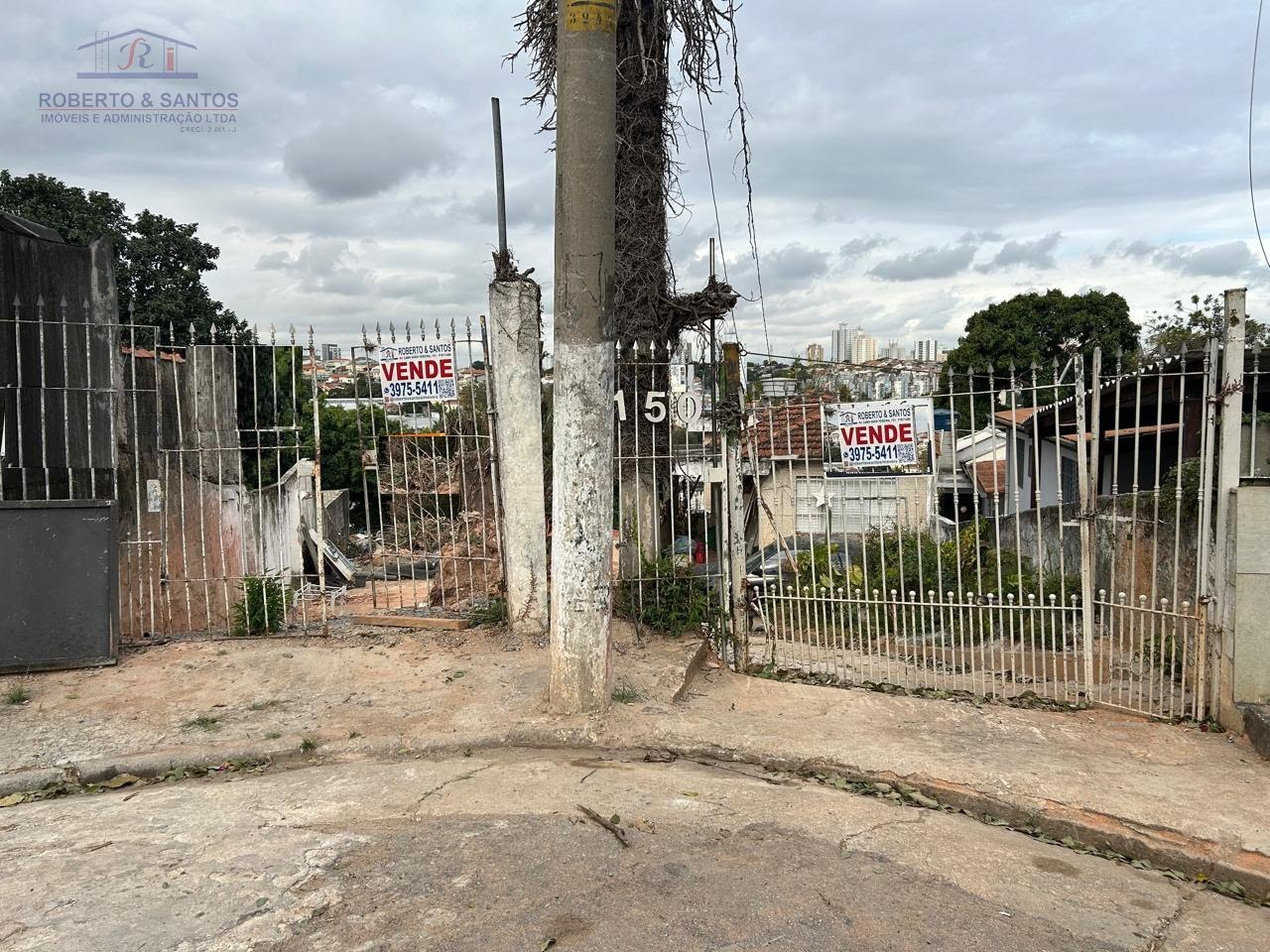 Vista da frente a esquerda