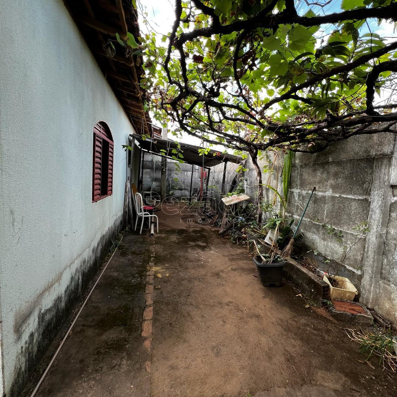 Casa à venda com 3 quartos, 1 banheiro, 2 vagas e 154m² no Parque Alvorada, Itapuranga (GO) — foto 2 de 11