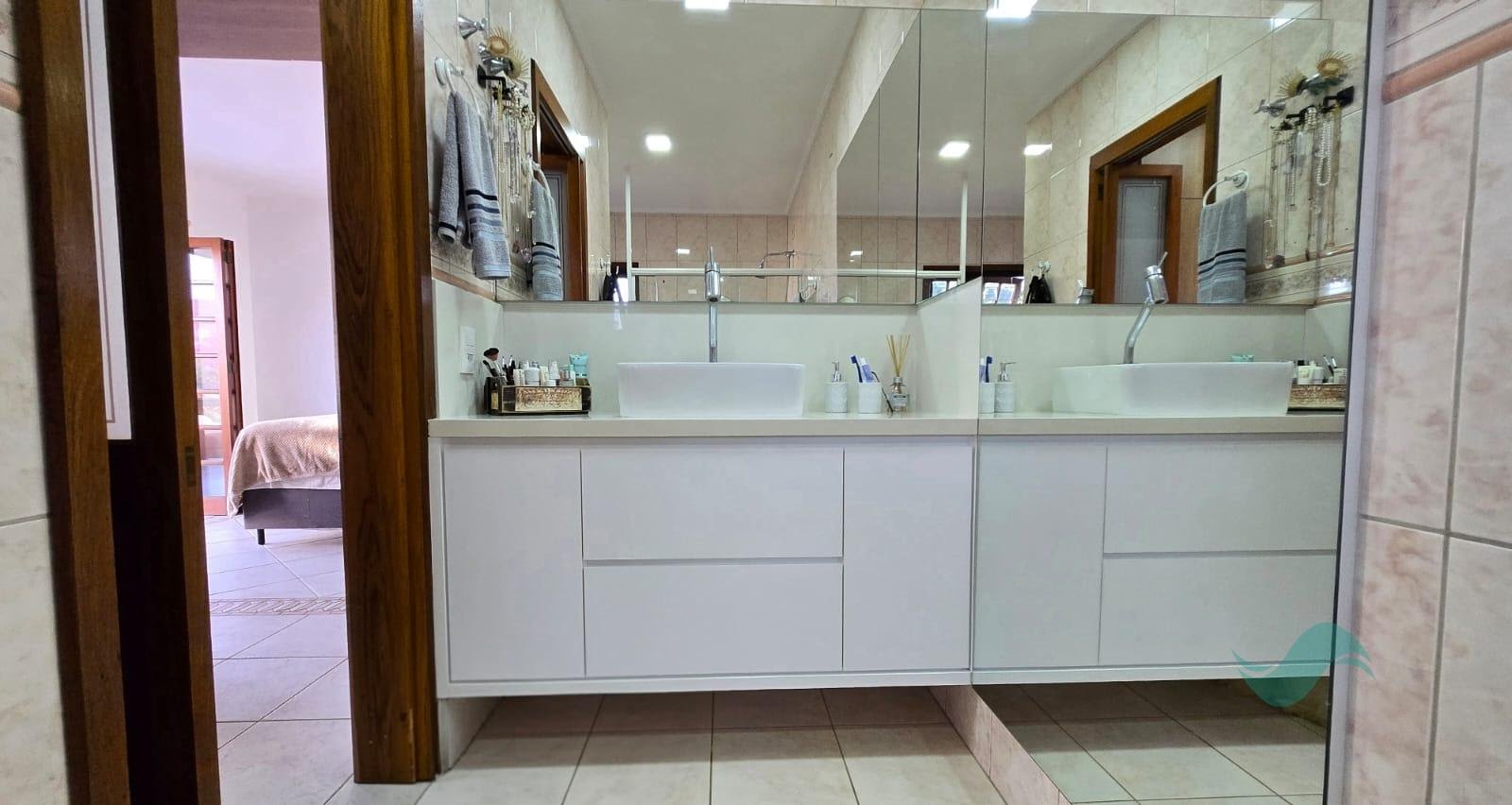 Casa à venda com 3 quartos, 1 suíte, 4 vagas e 230m² no Jurerê Internacional, Florianópolis (SC) — foto 28 de 30