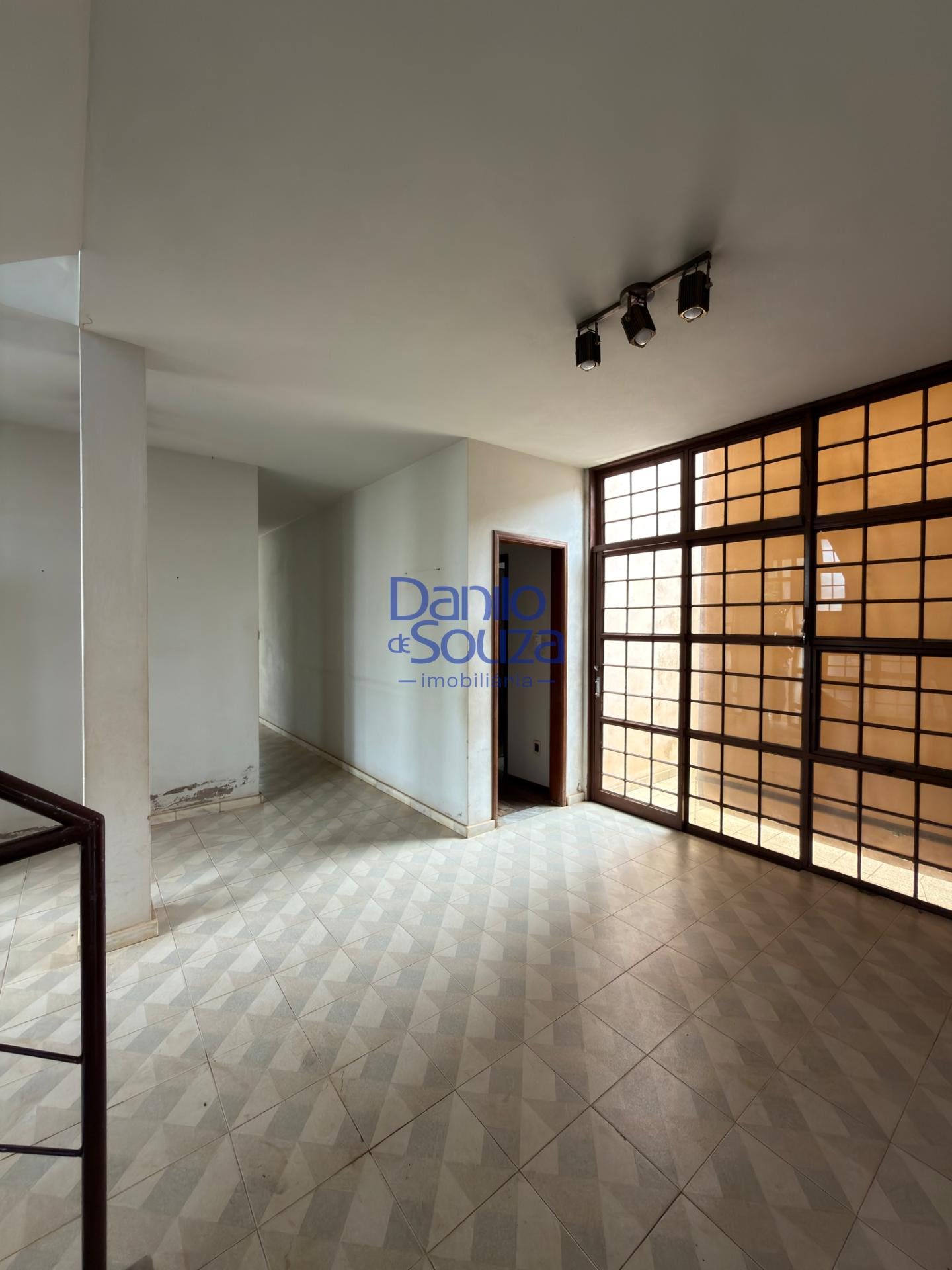 Casa à venda com 4 quartos, 3 suítes, 2 vagas e 344m² no São Cristóvão, Araxá (MG) — foto 2 de 29