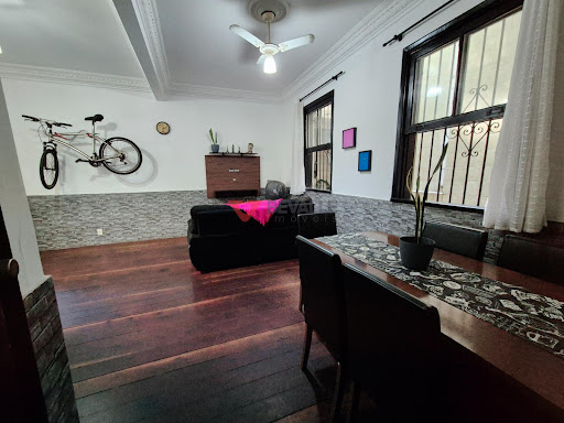 Casa de Vila 3 andares em Botafogo, 200m², R$1.499.000