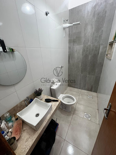 Duplex lindo e espaçoso à venda,  a apenas cinco minutos do centro! 