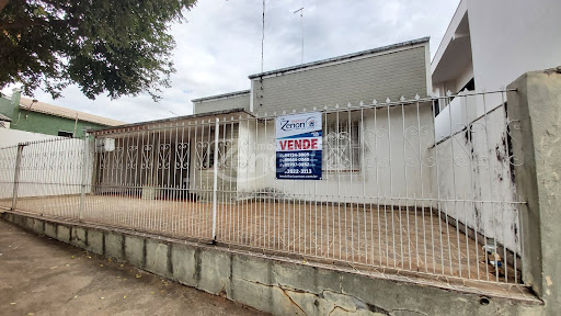 Casa em Centro  -  Adamantina
